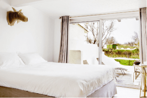 Intérieur d'une chambre du Mas de la Fouque, Hôtel & Spa en Camargue