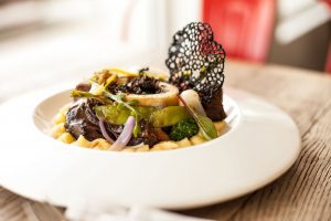 Assiette Restaurant gastronomique en Camargue Marius au Mas de la Fouque