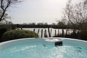 Jacuzzi Spa Nuxe Hotel Mas de la Fouque en Camargue