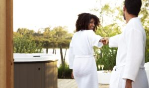 Photo détente en couple Spa Nuxe Hotel Mas de la Fouque en Camargue